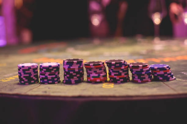 xxtoto platform showing live blackjack table and sportsbook interface on mobile